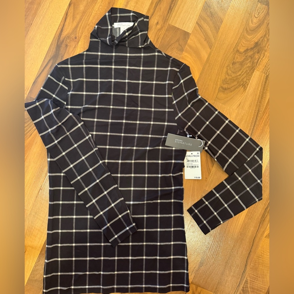 Nordstrom signature turtle neck slinky long sleeve black ivory check out size S